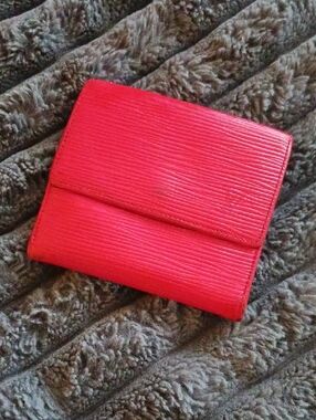 Louis Vuitton Epi Portefeiulle Elise Leather Snap Wallet